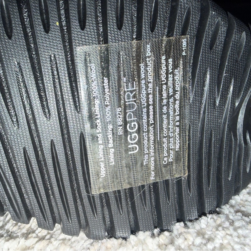 UGG Adirondack II Lace Up Boots. Never Worn. Size 8 - Picture 8 of 8